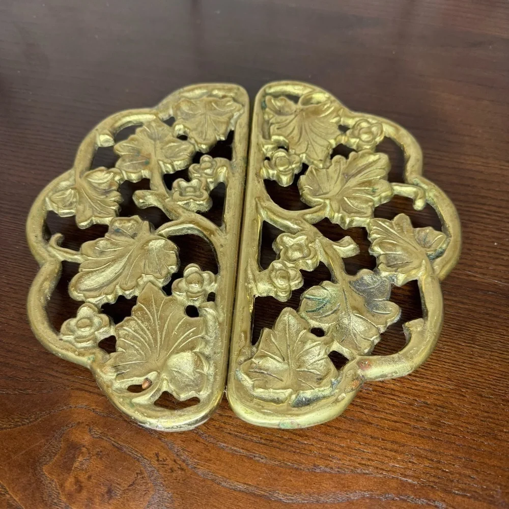 HARVIN Virginia MetalCrafters vintage solid brass footed 2 Pc trivet Super Cute